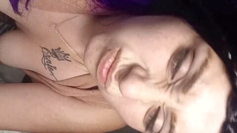 Dulce mamita con un trasero jugoso