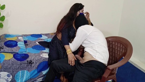 Die üppige indische Dienstmagd mit großen Brüsten hat eine Orgie mit ihrem Chef gegen Bezahlung