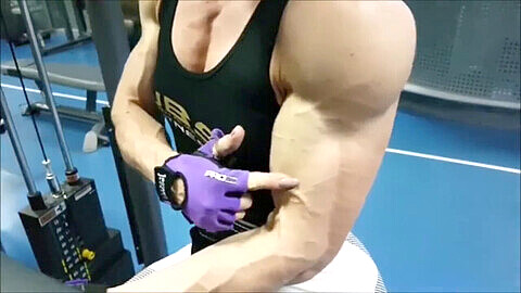 Girl muscle growth, veiny fbb bicep, bodybuilder