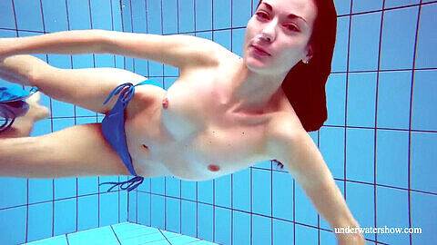 Skinny Balkan teen Martina heats up the pool in her bikini!