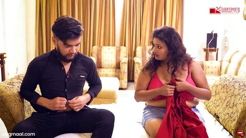 Le Bungalow Partie 3: Trois Desi MILFs indulgent dans des baisers de seins et des plaisirs torrides à la ferme Le Bungalow Partie 3: Trois Desi MILFs indulgent dans des baisers de seins et des plaisirs torrides à la ferme