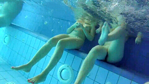 Nude pool, voyeur, voyeur piscine
