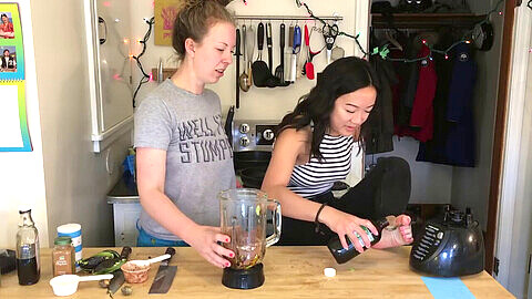 Cooking with Stump Kitchen: Making chocolate pudding with an amputee twist!