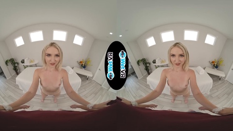 Britt Blair genießt eine glitschige VR-Massage und wird hart in WETVR durchgenommen!