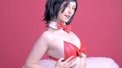 La sensual conejita AndromedaNeko seduce con un espectáculo de desnudo muy ardiente.