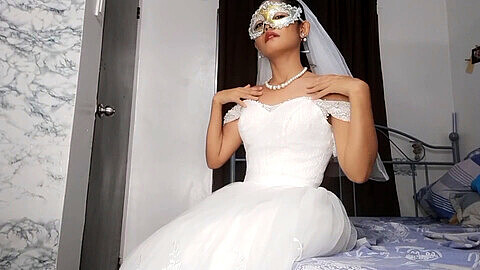 Anxious young bride Sciatzy20 relaxes and pleases herself before saying "I DO"