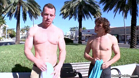 Public Muscle Couple Gets Off Outdoors
