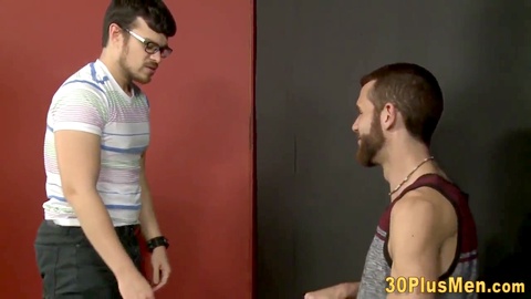 Muscular hunk Jason Barr gets his booty drilled by Landon Kovak