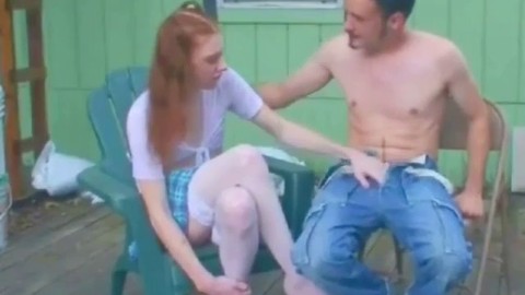 La principessa transgender - figlia di una famiglia ricca - seduce il pulitore della piscina e gli dà una bella scopata hard!