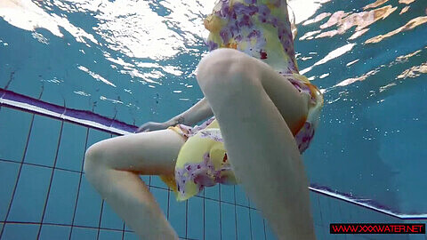 Nudist, underwatershow, underwater
