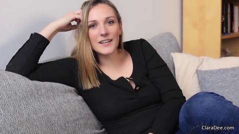 Première rencontre lesbienne avec une poupée - sexe virtuel en point de vue immersif