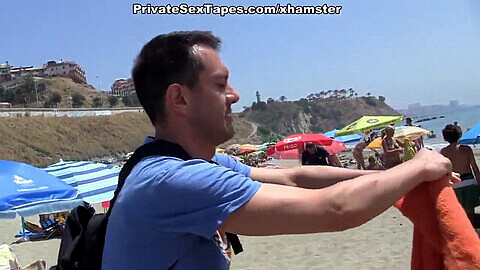 Amatoriale Leyla Morgan scopata dal suo fidanzato vicino alla spiaggia (Scena 1)