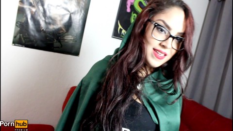 Nerdy babe flaunts her 'Attack on Titan' cloak in a naughty cosplay