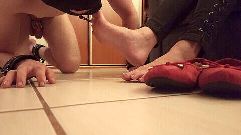 Submission and femdom by a princess with painted toenails